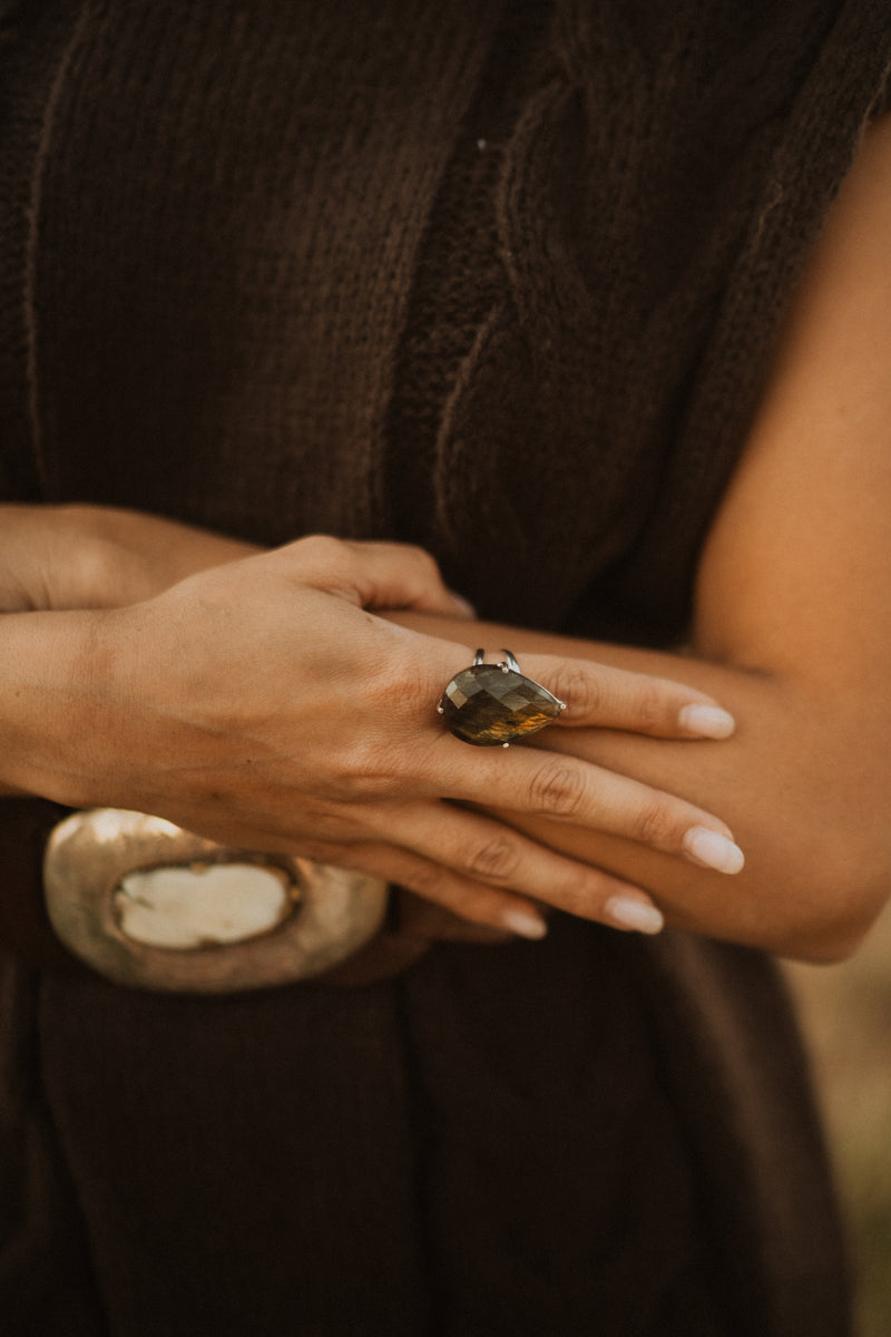 Jomana Ring | Labradorite