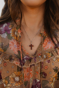 Vanzen Cross Necklace