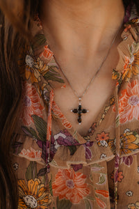 Vanzen Cross Necklace