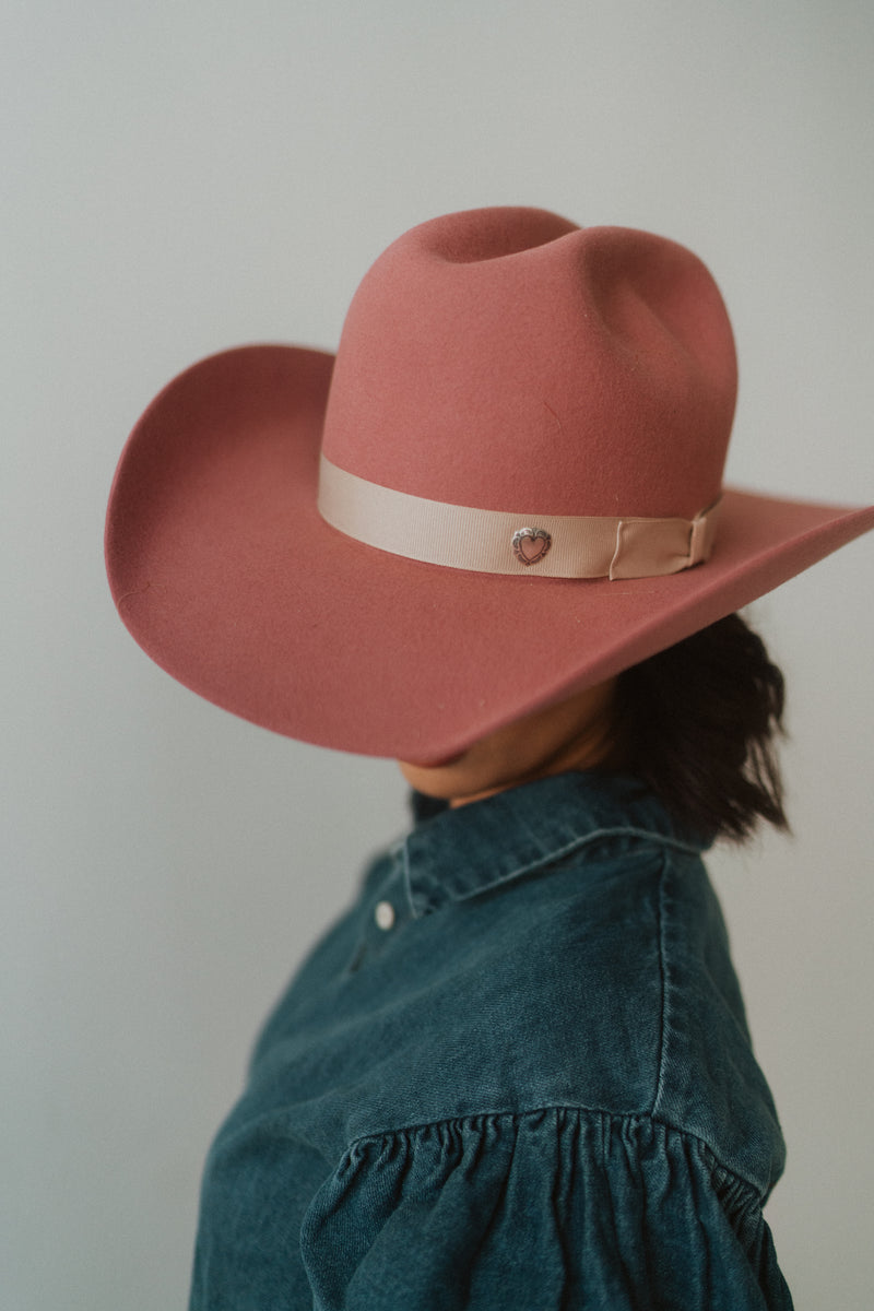 Pink Hat | 20X