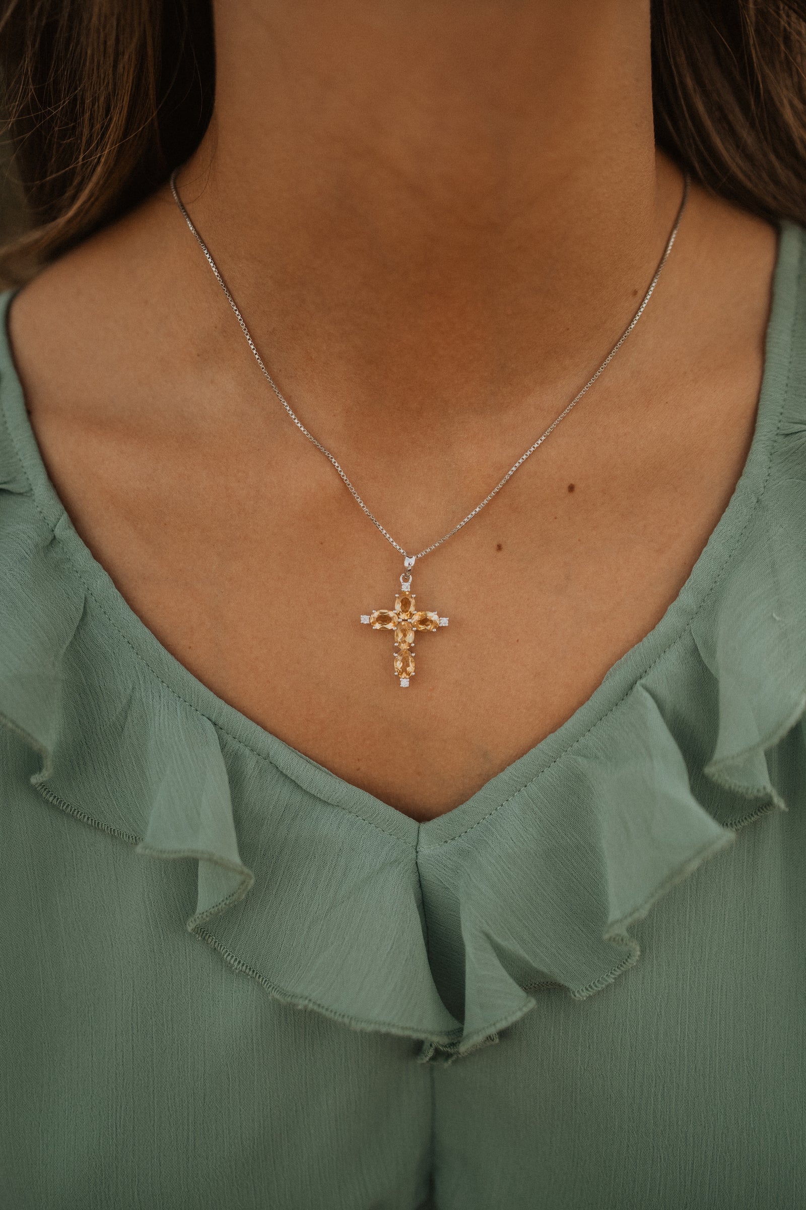 Vanzen Cross Necklace