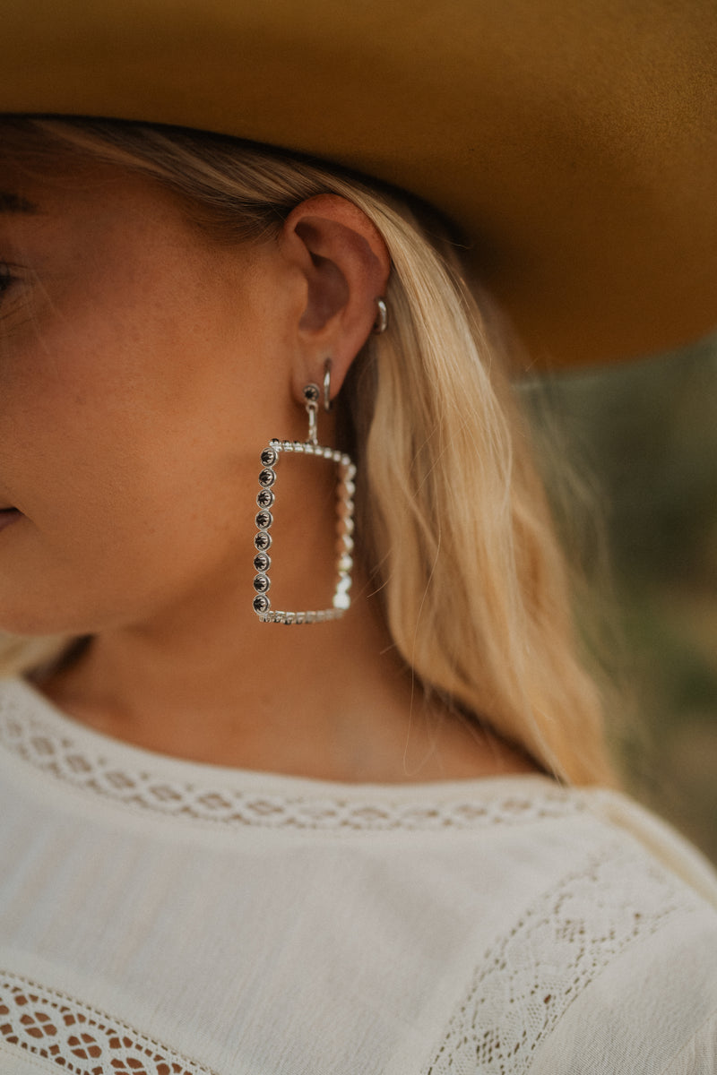 Betsy Earrings | Black