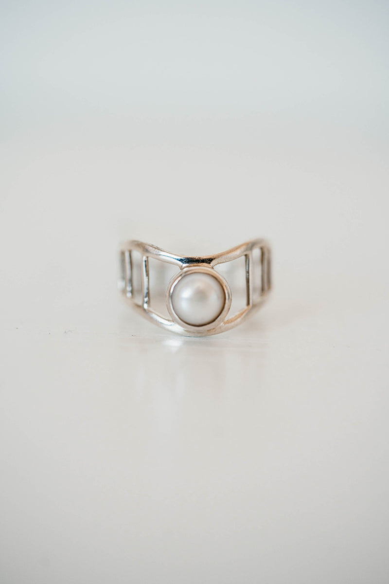 Olly Ring | Pearl - FINAL SALE