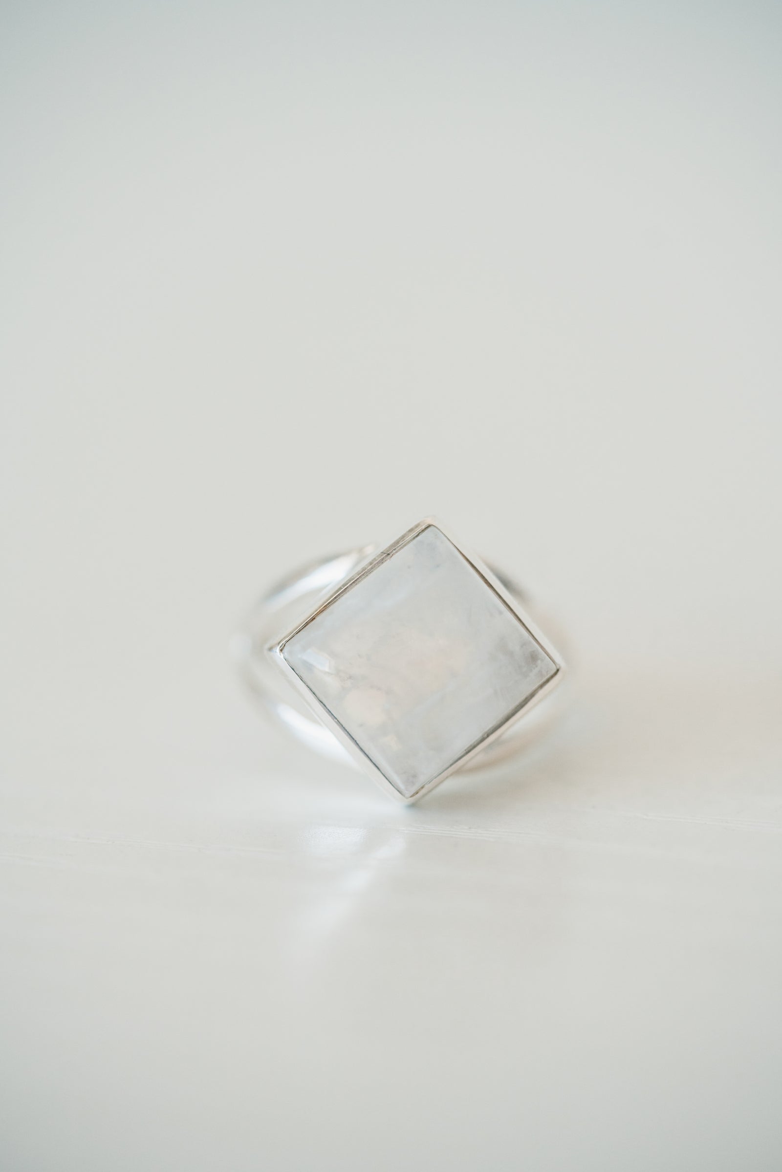 Nella Ring | Rainbow Moonstone