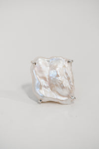 Crystelle Ring | Fresh Water Pearl