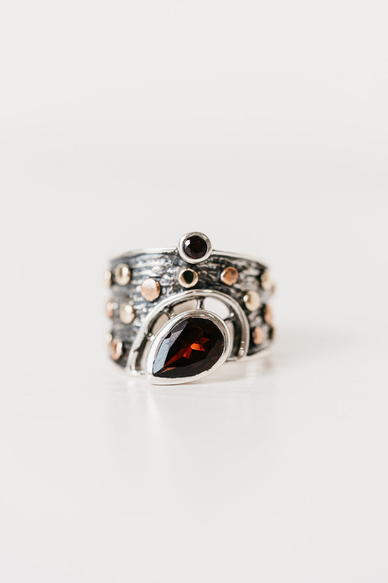 Teodora Ring | Red Garnet