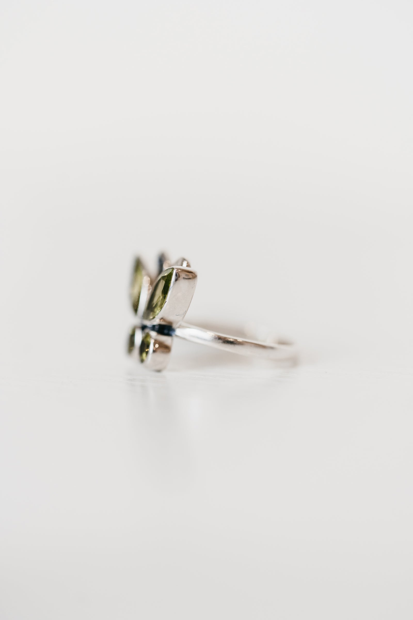 Flutter Ring | Green Peridot