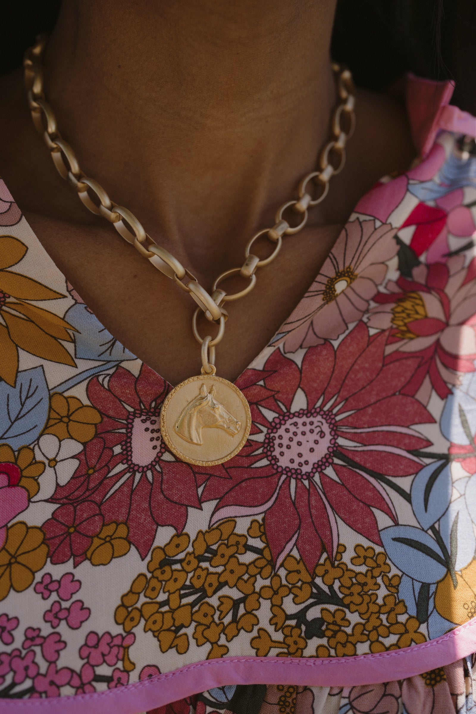 El Caballo Necklace | Matte Gold