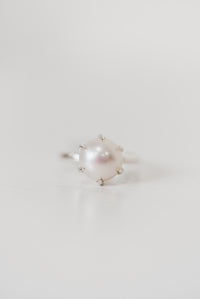 Swan Ring | Pearl