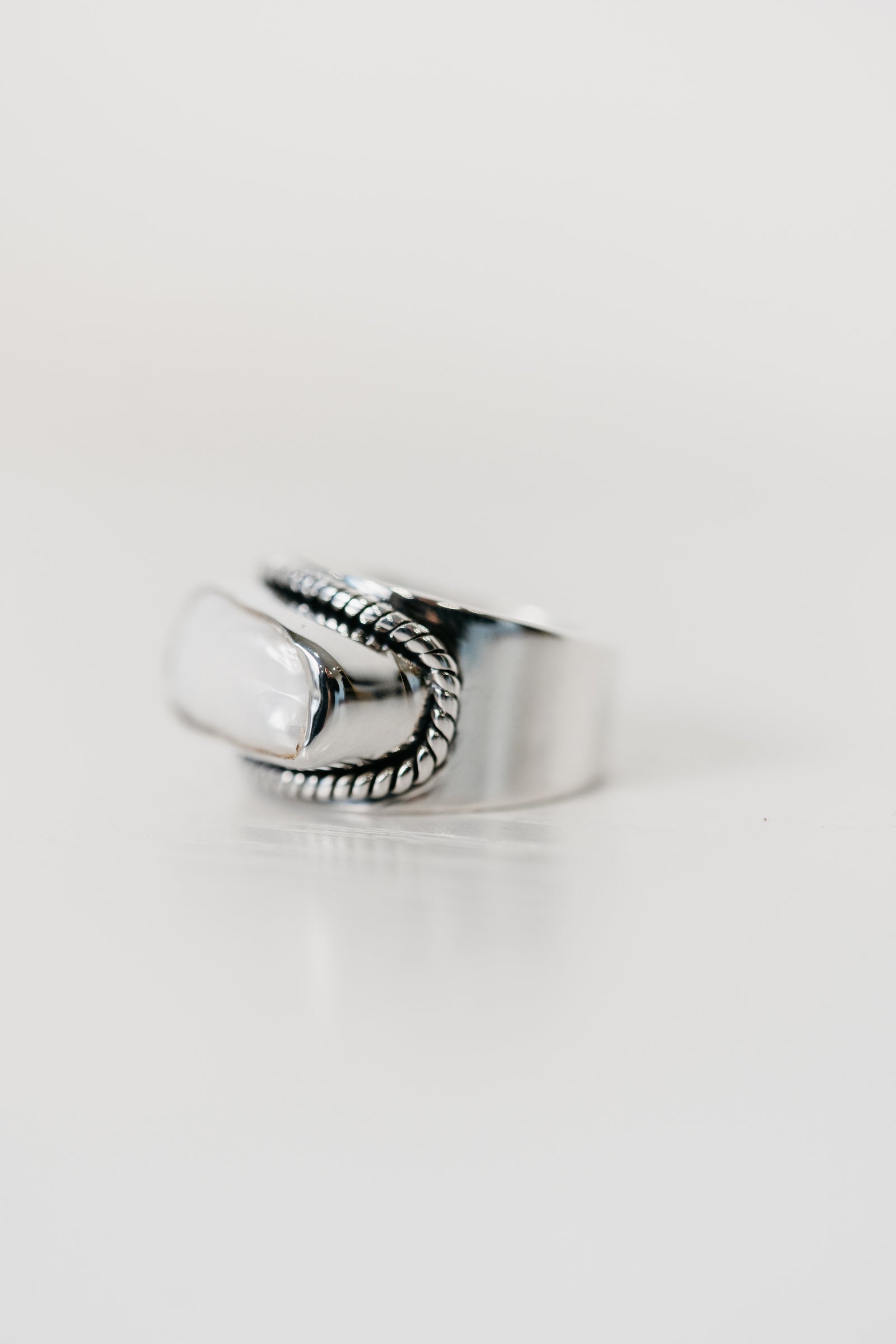 Luxe Ring | Pearl