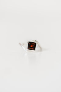 Leona Ring | Red Garnet