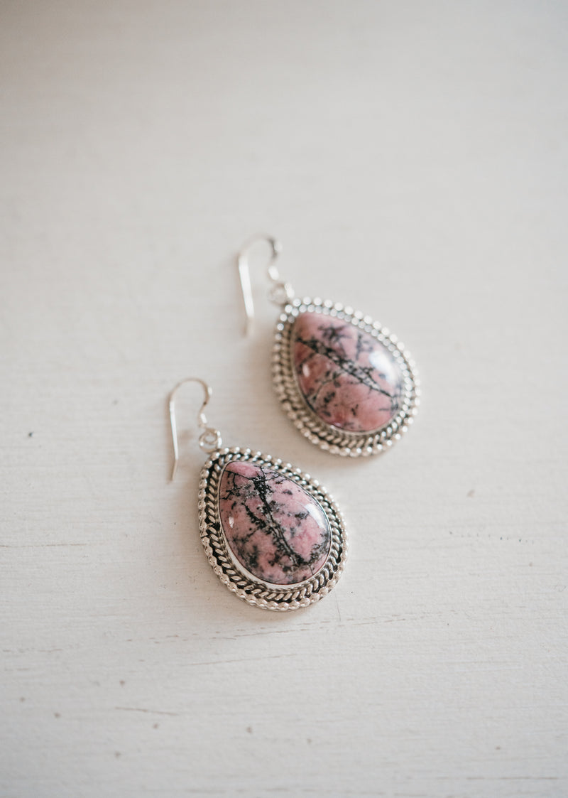 Cassie Earrings | Pink