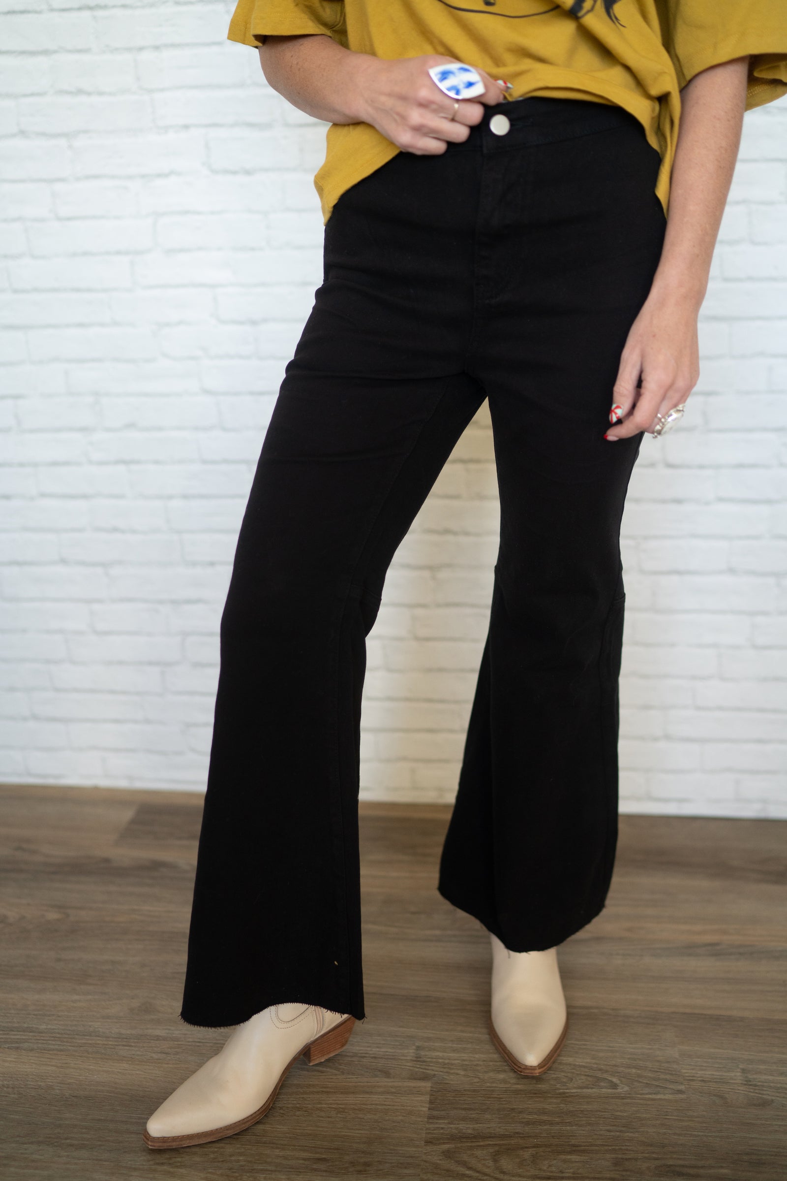 Bell of the Bottoms Pants | Black